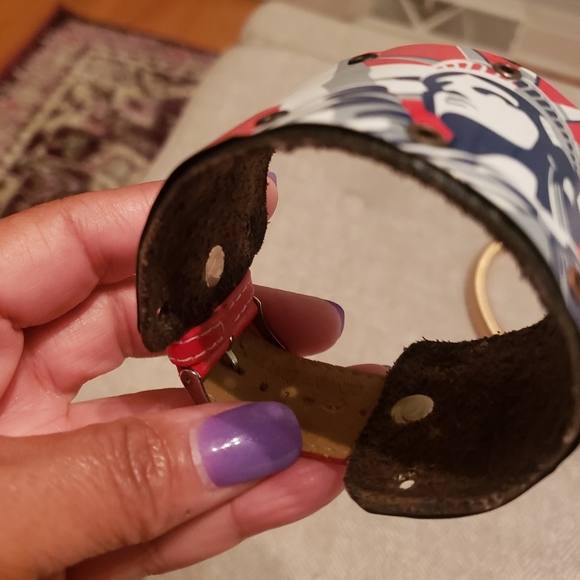 Statue of Liberty Artist Cuff Bracelet - Picture 4 of 5
